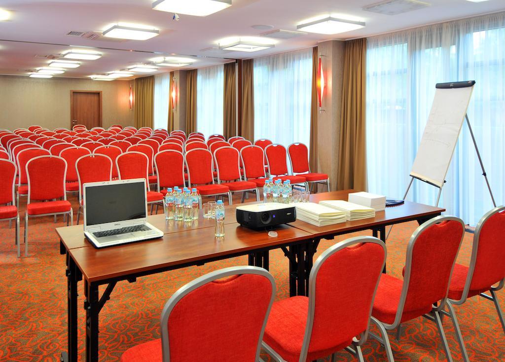 Centrum Wypoczynkowo-Konferencyjne Solaris Łazy المظهر الخارجي الصورة