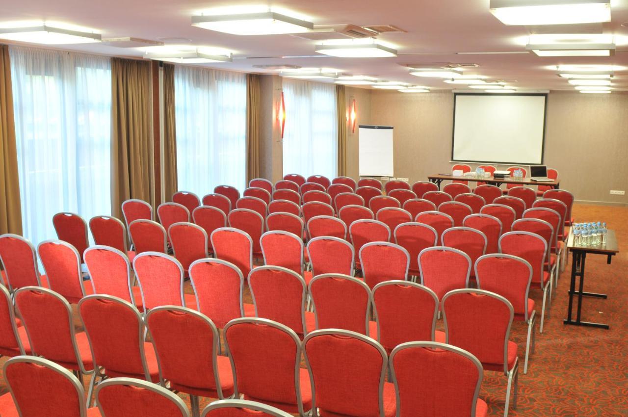 Centrum Wypoczynkowo-Konferencyjne Solaris Łazy المظهر الخارجي الصورة